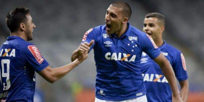 Argentino fez os dois gols do Cruzeiro na vitória no Mineirão (Foto: Washington Alves / Cruzeiro)