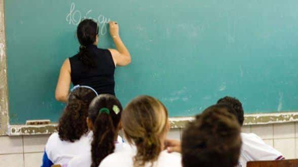 MG - Governo de Minas Gerais publica mais um lote de nomeações de 2.250 servidores para a Educação