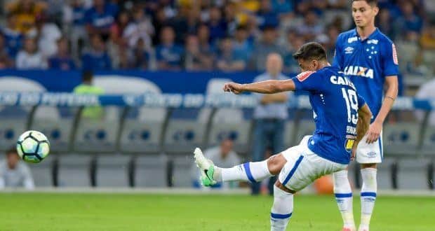 Robinho voltou a ser utilizado por Mano Menezes