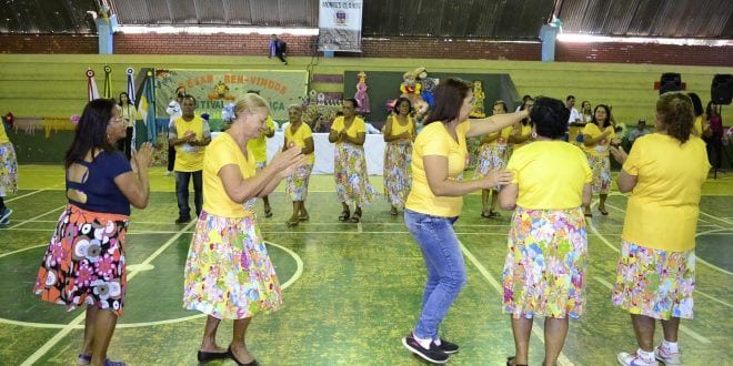 Montes Claros - 1° Festival de Dança da Terceira idade reúne grupos de idosos do município