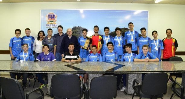 Prefeitura de Montes Claros homenageia campeões de handebol