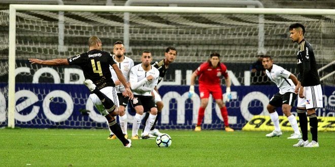 O time Ponte Preta recebe como reforço a marca Sorrisus