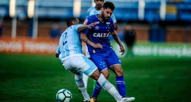 Brasileirão 2017 - Cruzeiro é derrotado pelo Avaí e perde invencibilidade