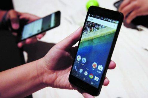 Acesso de celulares à internet ultrapassa 200 milhões