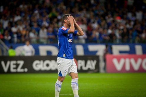 O Cruzeiro não conseguiu balançar as redes do Vitória neste domingo