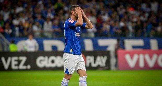 O Cruzeiro não conseguiu balançar as redes do Vitória neste domingo