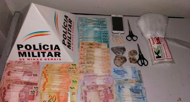 Montes Claros - Um homem e uma mulher são presos por de tráfico de drogas no bairro Conferência Cristo Rei