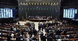 Congresso aprova LDO, com rombo de R$ 129 bi em contas públicas