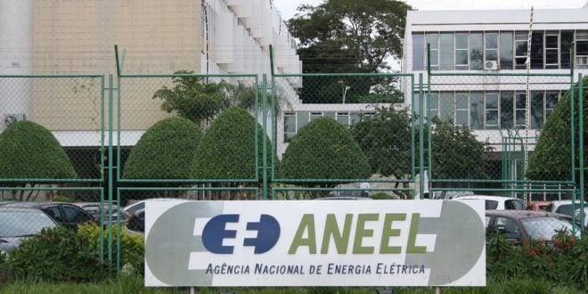Aneel determina que Eletrobras devolva R$ 2,9 bi ao consumidor