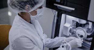 A fresadora é um equipamento de grande importância para uma prótese bem feita