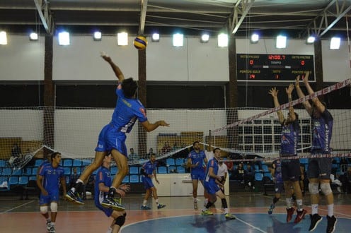 Vôlei - No primeiro amistoso, Montes Claros Vôlei vence ao Juiz de Fora Vôlei - Crédito Mônica Cury