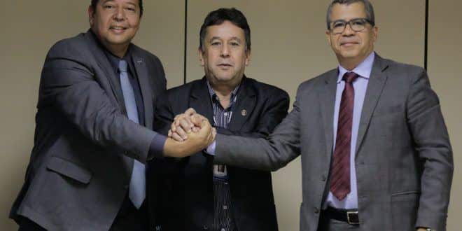 Presidente da Anater, Valmisoney Moreira Jardim, presidente interino da Emater-RS, Lino Geraldo Moura Vargas, e o secretário da Sead, José Ricardo Ramos Roseno
