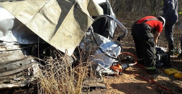 Norte de Minas - Acidente entre dois carros deixa três mortos na MGC-122