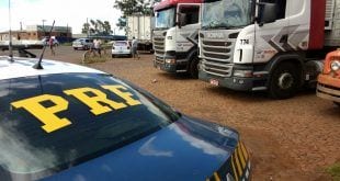 MG - Caminhoneiros protestam pelo terceiro dia consecutivo em Minas Gerais