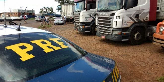 MG - Caminhoneiros protestam pelo terceiro dia consecutivo em Minas Gerais