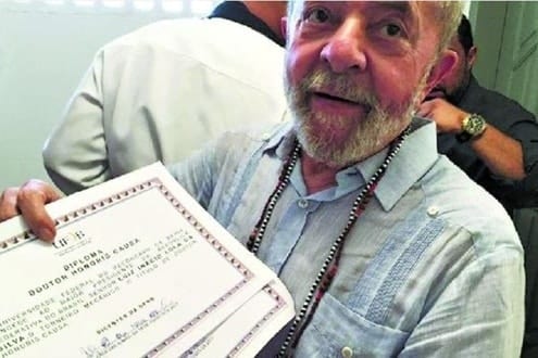 A UFRB nega ter emitido o diploma