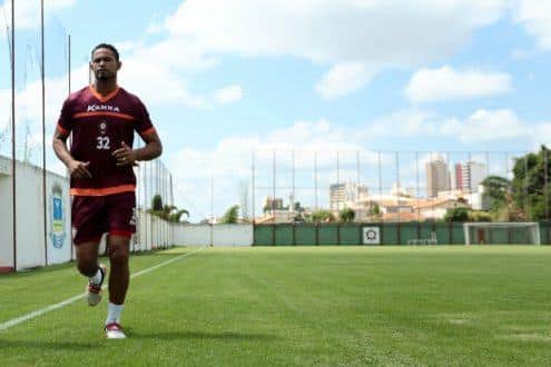 Bruno faz teste físico em Varginha