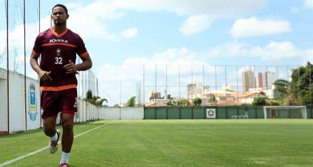 Bruno faz teste físico em Varginha