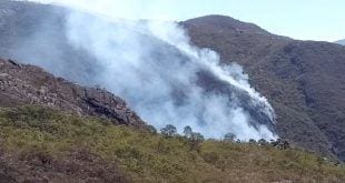 Área queimada no Pico do Itacolomi ainda não informada; suspeita é de incêndio criminoso