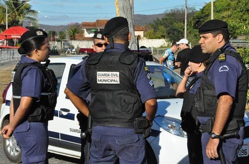 Montes Claros - Porte de armas para Guarda Municipal é assunto de audiência