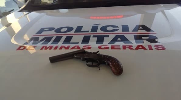 Arma de fogo apreendida - Fot: PMMG