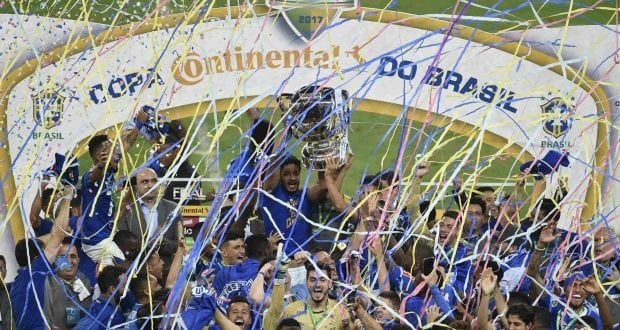 Cruzeiro bate Flamengo e é pentacampeão da Copa do Brasil