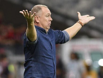 Futuro incerto de Mano Menezes no Cruzeiro