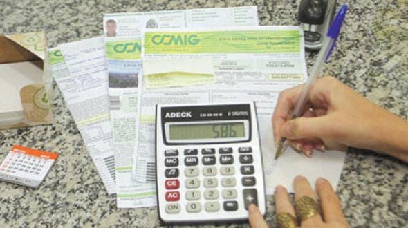 Governo quer aumento de 43% na bandeira vermelha da conta de luz