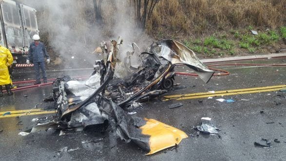 Em apenas um acidente, cinco pessoas morrem carbonizadas após veículos pegarem fogo na BR-381
