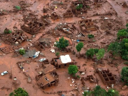 MG - Após dois anos do desastre, mineradora Samarco não pagou nem uma multa e não foi punida por tragédia