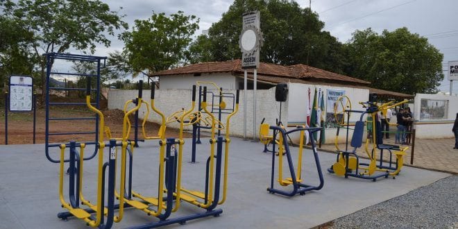 Academia ao Ar Livre, no Distrito Industrial, localizada ao lado do Pelotão da Polícia Militar