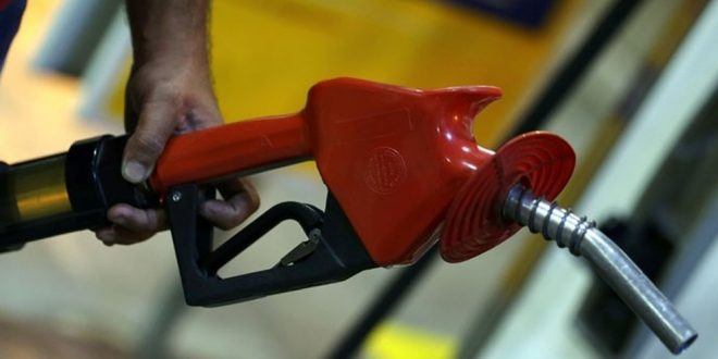 Petrobras anuncia reajuste de 2,3% para a gasolina