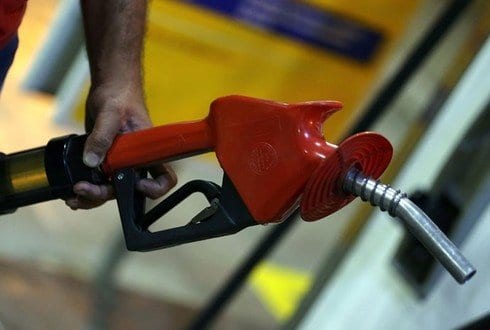 Petrobras anuncia reajuste de 2,3% para a gasolina