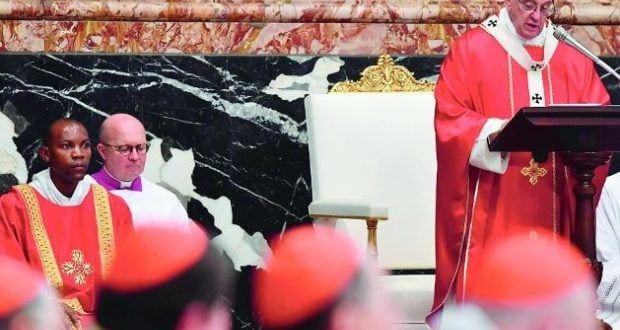 Tributo. Francisco comanda, na Basílica de São Pedro, no Vaticano, homenagem a cardeais mortos