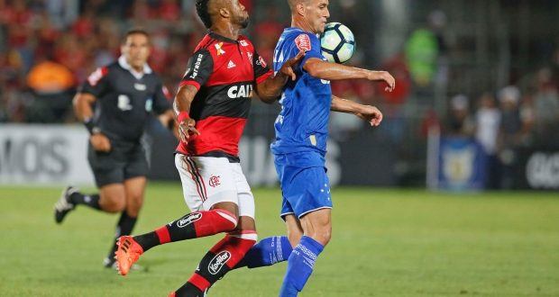 Brasileirão 2017 - Flamengo se vinga do Cruzeiro