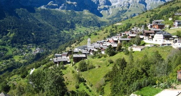 Albinen, que conta com menos de 250 habitantes, busca reverter o declínio populacional; há algumas regras para quem quiser se mudar