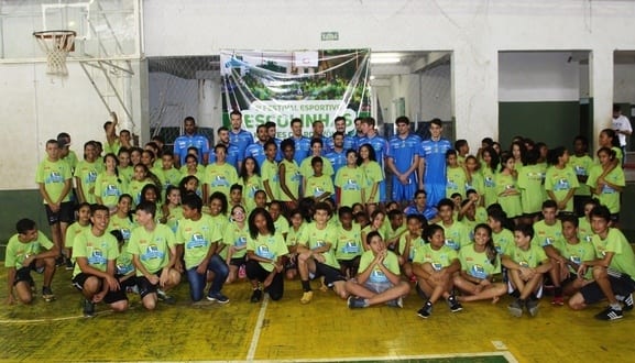 Montes Claros - Festival Esportivo de Vôlei movimenta Praça de Esportes