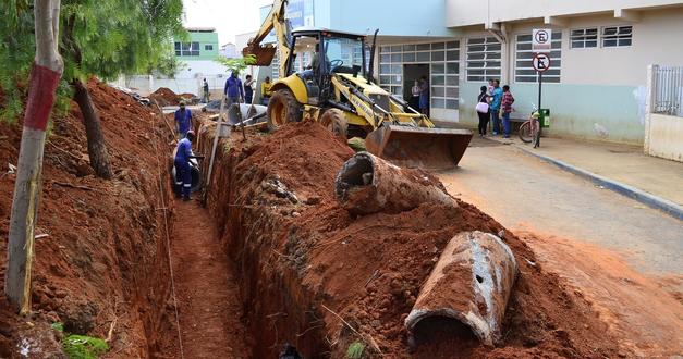 Montes Claros - Pronto Atendimento Municipal Alpheu de Quadros recebe ampla obra de drenagem