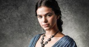 Atuação de Bruna Marquezine é criticada e fãs a comparam a Fiuk