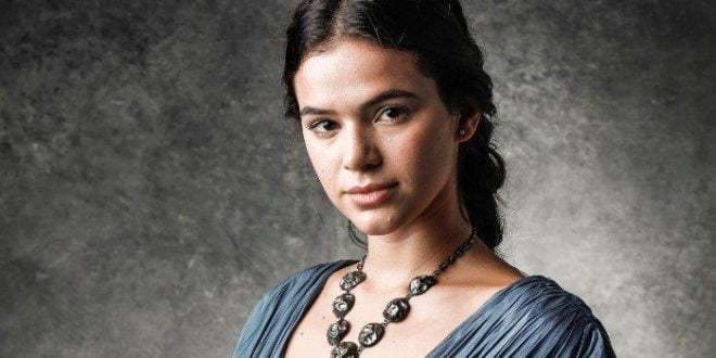 Atuação de Bruna Marquezine é criticada e fãs a comparam a Fiuk