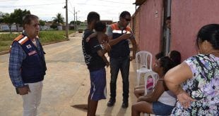 Montes Claros - Prefeitura conversa com moradores do Canelas e trabalha para solucionar o problema das inundações