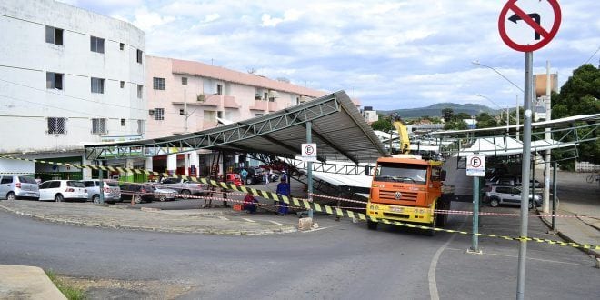 Montes Claros - Prefeitura recupera parte danificada em estacionamento do Mercado Municipal