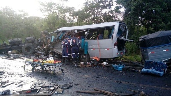 Norte de Minas - 11 mortos em acidente em Grão Mogol já foram identificados