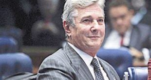 Collor anuncia que é pré-candidato à Presidência da República em 2018