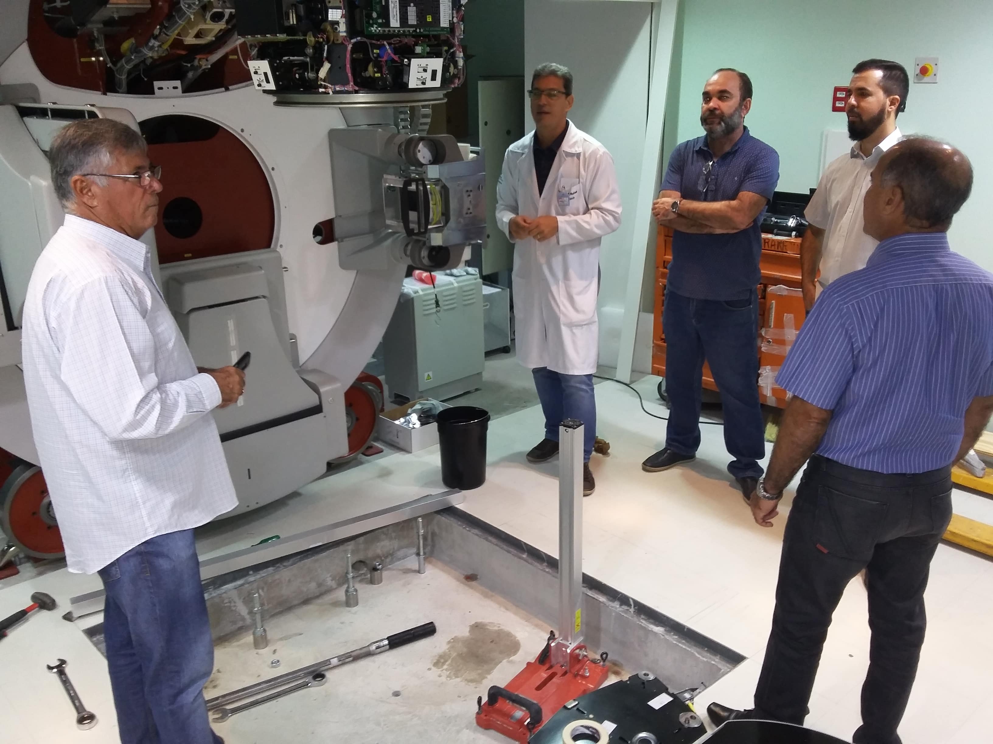 Montes Claros - Dilson Godinho inicia montagem do segundo acelerador linear