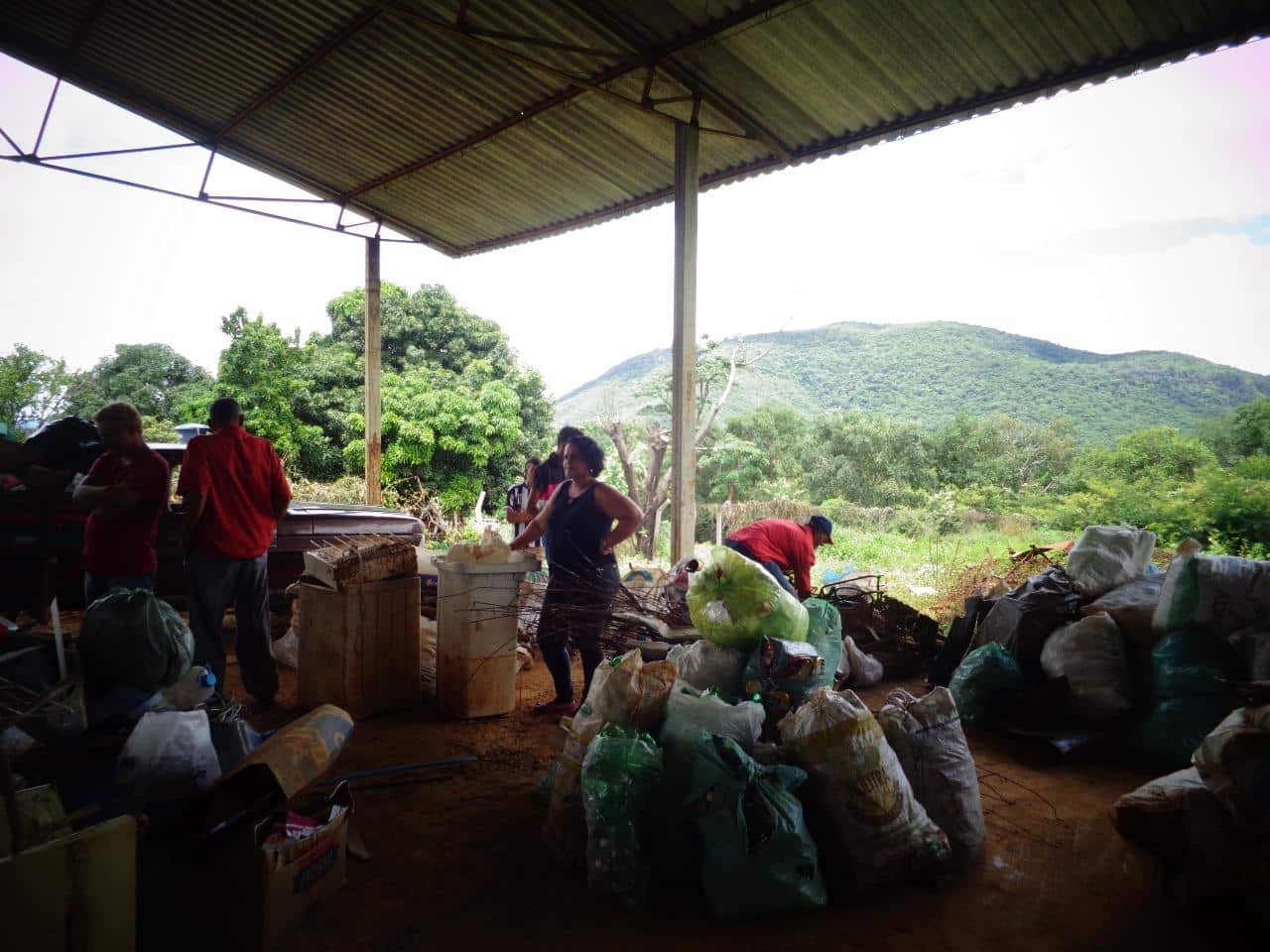 Montes Claros - Fundo Municipal do Meio Ambiente financia projeto de reciclagem em Tabuas