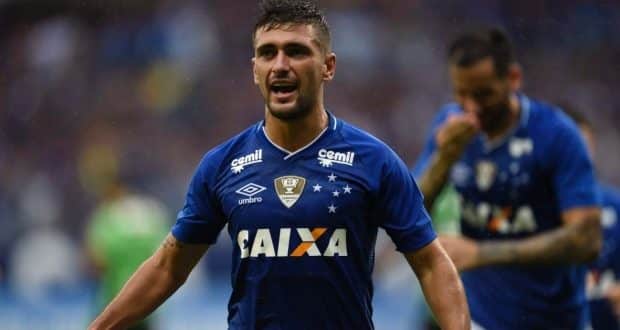Campeonato Mineiro - Com golaço de Arrascaeta, Cruzeiro vence e assume liderança