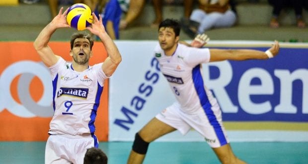 Além de ter sido o maior pontuador do duelo, o oposto ficou com o troféu Viva Vôlei