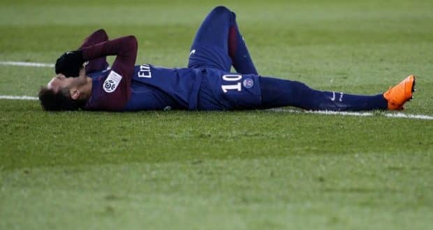 Neymar vai operar e só volta aos campos em maio