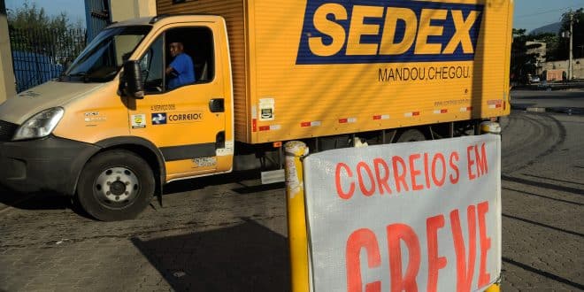 Trabalhadores dos Correios entram em greve nesta segunda, por tempo indeterminado